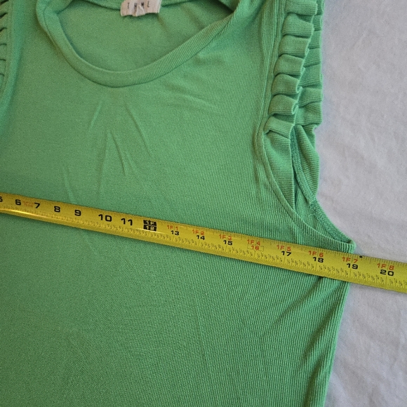 THML Kelly Green Ribbed Tank Top Pleated Ruffle Sleeves L - Picture 5 of 9
